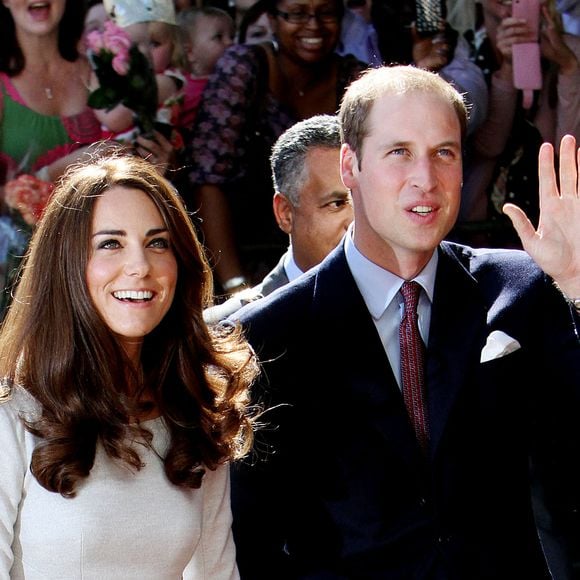 On aimerait savoir ce qu'il se passe derrière les portes de Buckingham Palace, du palais de Kensington ou encore de l'Adelaide Cottage à Windsor

Le prince William, duc de Cambridge, et Catherine (Kate) Middleton, duchesse de Cambridge, visitent le Royal Marsden Hospital de Sutton, Royaume Uni Royalportraits Europe/Bernard Rubsamen / Bestimage
