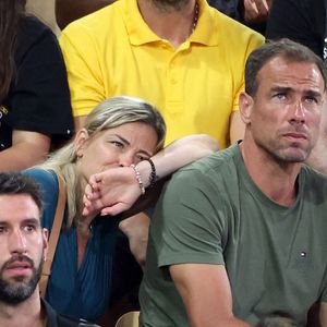 Dans quelques années, nul doute que ses célèbres parents l'amèneront dans les tribunes, pour assister à des performances de haut niveau !

Laure Boulleau et son compagnon Bruno Cheyrou - Célébrités assistent à la victoire de Monaco qui a remporté le match 4 de la finale de Betclic Élite face à Paris (80-74), Monaco le 22 juin 2025. © Stephane Pillaud / PsnewZ / Bestimage