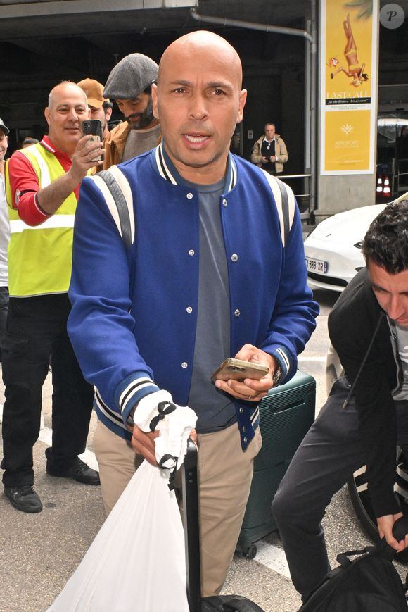 Eric Judor, Ramzy Bedia arrivant à l'aéroport de Nice après le 76e Festival de Cannes à Nice, France, le 17 mai 2023. Photo by Julien Reynaud/APS-Medias/ABACAPRESS.COM