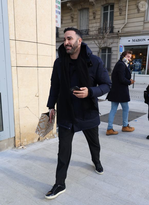 Exclusif - Adil Rami à la sortie des studios de RTL à Neuilly-sur-Seine, France, le 10 janvier 2025. © Bestimage