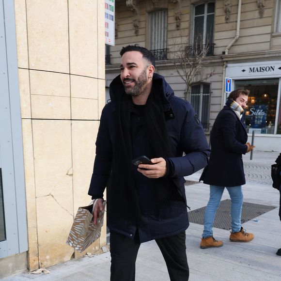 Exclusif - Adil Rami à la sortie des studios de RTL à Neuilly-sur-Seine, France, le 10 janvier 2025. © Bestimage