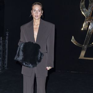 Le créateur avait imaginé un spectaculaire décor doré face à la tour Eiffel.

Adèle Exarchopoulos - Photocall du défilé Saint Laurent Collection Femme Prêt-à-Porter Printemps/Eté 2027 lors de la Fashion Week de Paris (PFW) à la Fontaine du Trocadéro, à Paris, France, le 29 septembre 2026. © Olivier Borde/Bestimage