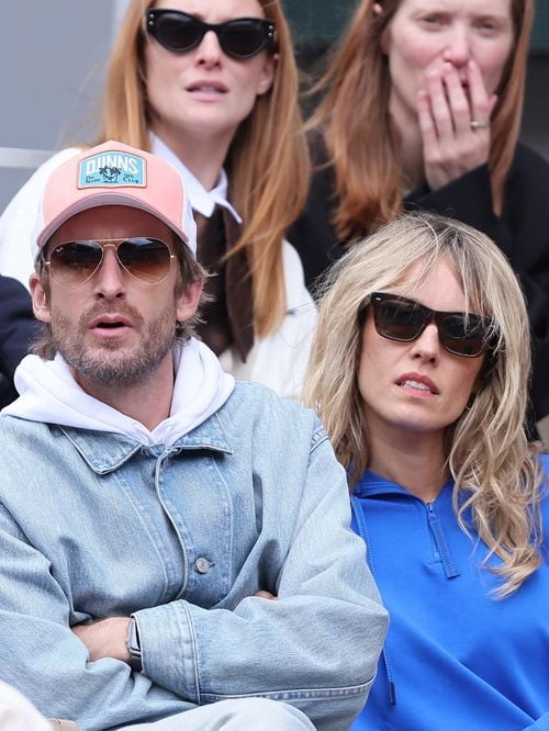 "On s'est pas revus mais 6 mois après..." : Élodie Fontan et Philippe Lacheau se sont rencontrés sur une île paradisiaque, leurs conjoints respectifs étaient présents