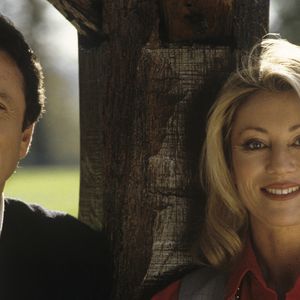 Archives - Archives - En France, à Feucherolles, Michel Drucker et Sheila, lors de l'émission "Music Stars", dans la maison de la chanteuse © Michel Marizy via Bestimage