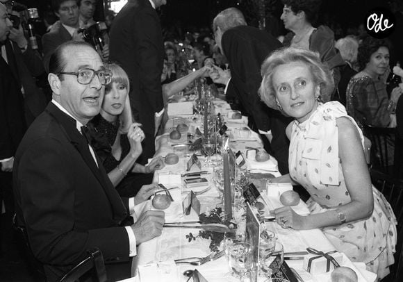 Archives - Dany Saval, Jacques Chirac et sa femme Bernadette - Soirée pour le 75ème anniversaire de Loulou Gasté au Paradis Latin, organisée par Line Renaud. Le 18 mars 1983
© Jean-Claude Woestelandt / Bestimage