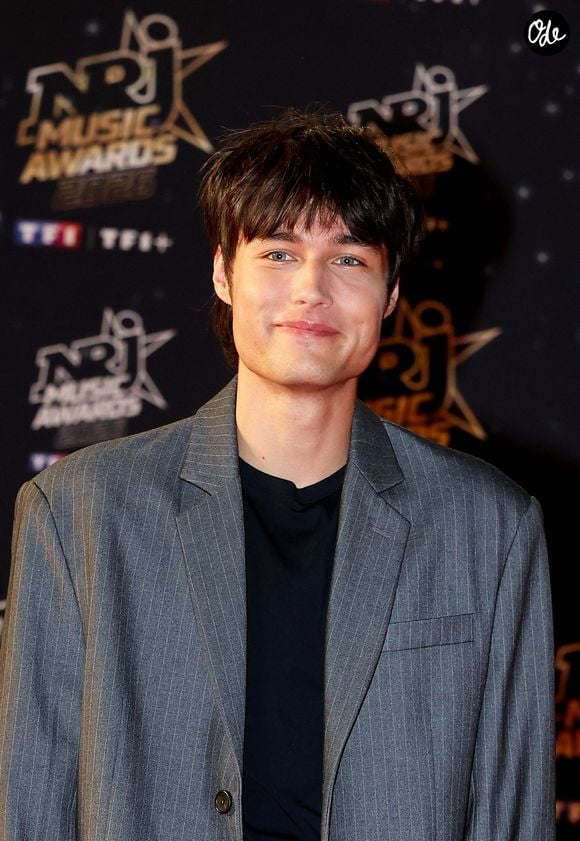 Cameron - Photocall de la 28ème édition des NRJ Music Awards 2026 au palais des festivals et des congrès de Cannes, le 23 octobre 2026. Parmi les lauréats, Marine (Artiste Féminine Francophone), M Pokora (Artiste Masculin Francophone), Anyme (Révélation Masculine Francophone) et Ambre (Révélation Féminine Francophone) ont été distingués. © Dominique Jacovides / Bestimage