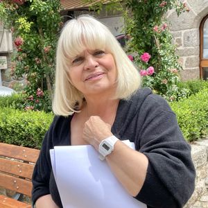 La prochaine série de TF1 Espionne avec Isabelle Nanty en tournage dans une ville du Cantal à Marcolès (15), France, le 15 juillet 2025. © Fabien Faure/Bestimage