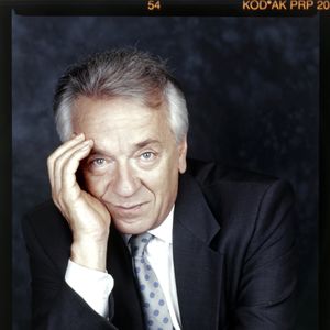 Jean-Pierre Cassel s'est fait connaître au début des années 1960 au théâtre et au cinéma.

Portrait de Jean-Pierre Cassel en 1995. Photo : CEDRIC PERRIN / BESTIMAGE