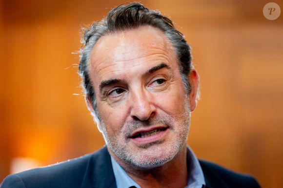 Jean Dujardin, Josiane Balasko et de nombreuses stars lui ont rendu de vibrants hommages.

Jean Dujardin, parrain d'honneur à la treizième édition des Gants d'Or, qui célèbre les figures marquantes de la boxe belge, toutes générations confondues, à Bruxelles, Belgique. © Alain Rolland/ImageBuzz/Bestimage