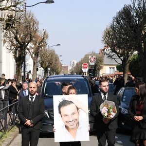 La cérémonie a eu lieu le 23 mars à l’église Saint-Anne de Polangis, à Joinville-le-Pont.

Sorties des obsèques de Bruno Salomone en l'église Sainte-Anne de Polangis de Joinville-le-Pont (Val-de-Marne) le 23 mars 2026. © Cyril Moreau - Dominique Jacovides / Bestimage
