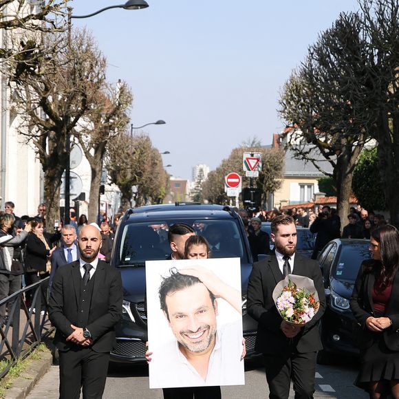 La cérémonie a eu lieu le 23 mars à l’église Saint-Anne de Polangis, à Joinville-le-Pont.

Sorties des obsèques de Bruno Salomone en l'église Sainte-Anne de Polangis de Joinville-le-Pont (Val-de-Marne) le 23 mars 2026. © Cyril Moreau - Dominique Jacovides / Bestimage