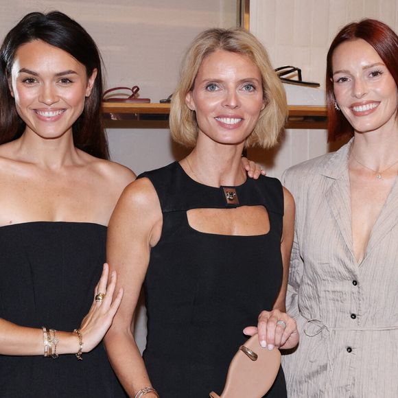 Elle vient de lancer au Bon Marché Rive Gauche la marque de chaussure Tkees, en compagnie de Maeva Coucke et de Diane Leyre.

Diane Leyre, Sylvie Tellier et Maeva Coucke assistent au lancement de la marque de chaussures TKEES de Sylvie Tellier au Bon Marché à Paris, France, le 28 mai 2026. Photo by Jerome Domine/ABACAPRESS.COM