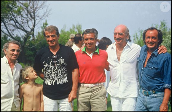 “Vous n’avez pas d’avenir dans la chanson”, aurait dit Eddie Barclay à Michel Sardou

Archives - Charles Aznavour, Jean-Paul Belmondo, Michel Sardou, Eddie Barclay et Didier Barbelivien en 1986. HERIPRET / BESTIMAGE