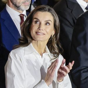La reine Letizia d'Espagne assiste à la cérémonie de remise du diplôme Honoris Causa au roi Felipe VI d'Espagne à l'Université Federico II au Teatro San Carlo le 12 décembre 2024 à Naples, Italie. Photo by Jesus Briones/GTres/ABACAPRESS.COM