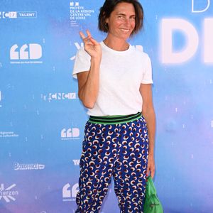Elle estime que les parents d’aujourd’hui ont davantage d’états d’âme que les générations précédentes.

Alessandra Sublet au photocall de la première édition du Festival du Film de Demain au Ciné Lumière à Vierzon, France, le 4 juin 2022. © Coadic Guirec/Bestimage