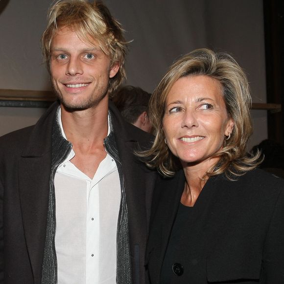 Ils se sont séparés après une longue relation, sans pour autant se fâcher.

Claire Chazal et Arnaud Lemaire quittent le défilé Haute-Couture printemps-été 2008 du créateur italien Valentino, qui s'est tenu au musée Rodin à Paris, France, le 23 janvier 2008. Valentino, 75 ans, prend sa retraite après 45 ans de carrière. Photo de Nebinger-Taamallah/ABACAPRESS.COM