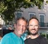 L’humoriste Jarry, parrain de l’édition 2025, a apporté sa bonne humeur et son énergie communicative à cette rencontre festive.

Jean-Luc Reichmann, Jarry (parrain de cette édition) lors de la 6ème édition du tournoi de pétanque caritative Turquoise place des lices au profit pour la deuxième année de l’association soleil d’enfance.
Saint-Tropez, le 10 août 2025.

© Jack Tribeca / Bestimage