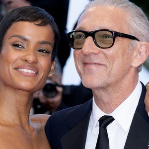 Narah Baptista a partagé une rare photo de son fils Caetano, dévoilant ses adorables bouclettes brunes… 

Narah Baptista et son compagnon Vincent Cassel lors de la montée des marches du film « Histoires parallèles » lors du 79ème Festival International du Film de Cannes. 

Photo de Olivier Borde / Bestimage