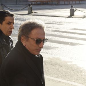Michel Drucker - Arrivées des personnalités en l'église de La Madeleine pour les obsèques de Johnny Hallyday à Paris le 9 décembre 2017.
© Coadic Guirec / Bestimage