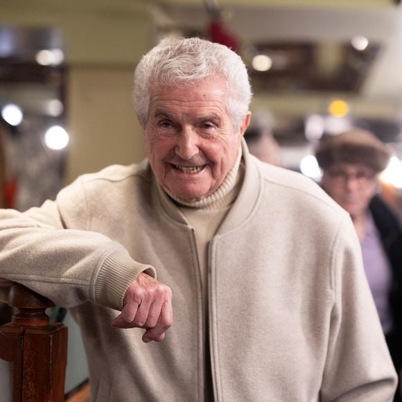 André Dussollier et Catherine Frot ont rejoint ensemble l’Académie Alphonse Allais, célébrant une longue amitié artistique.

Claude Lelouch lors de la cérémonie d'intronisation de A.Dussollier et C.Frot à l'académie Alphonse Allais au cabaret La Crémaillère 1900 à Paris le 26 janvier 2026

© Tiphaine Praud-Lebely / Bestimage
