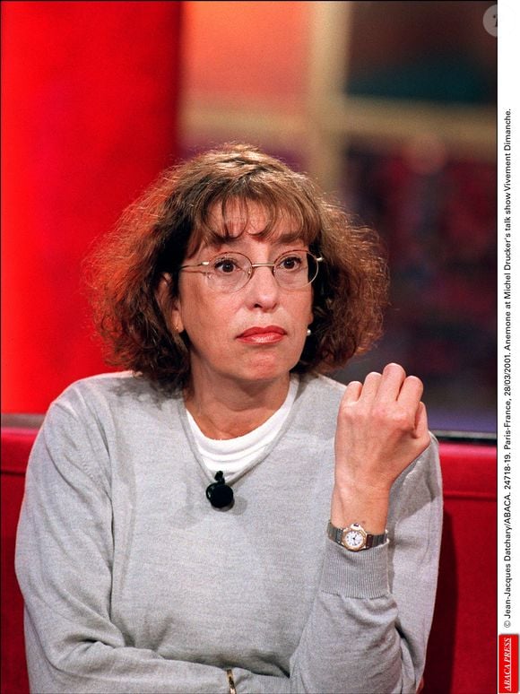 Anémone se doutait que Pascal Aubier était le père mais n'en avait pas la certitude.

Paris-France, 28/03/2001. Anémone à l'émission Vivement Dimanche de Michel Drucker. © Jean-Jacques Datchary/ABACA