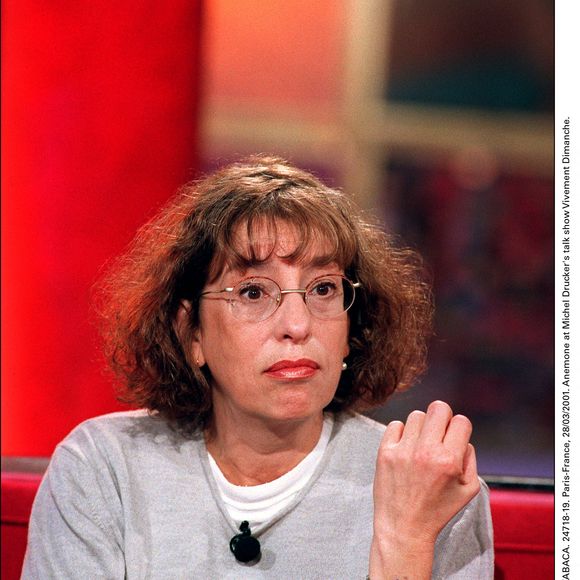 Anémone se doutait que Pascal Aubier était le père mais n'en avait pas la certitude.

Paris-France, 28/03/2001. Anémone à l'émission Vivement Dimanche de Michel Drucker. © Jean-Jacques Datchary/ABACA