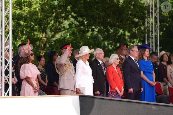 Le roi Charles III, en présence de sa femme la reine Camilla, a rendu hommage le 15 août 2025 aux soldats ayant servi en Asie et dans le Pacifique pendant la Seconde Guerre mondiale, rappelant le coût des conflits, pour le 80e anniversaire de la victoire des forces alliées sur le Japon.
©PA Wire/ABACAPRESS.COM