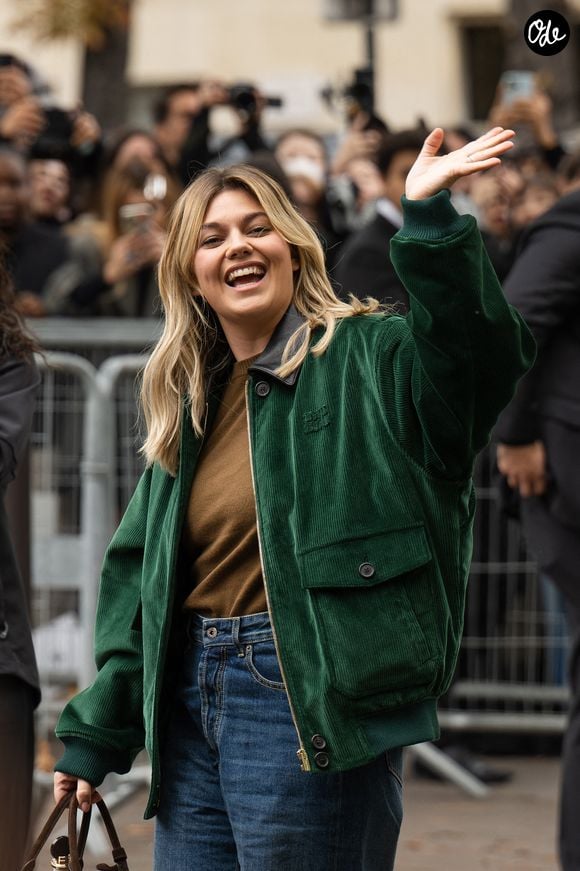 Louane au défilé Miu Miu Femme Printemps-Été 2026, le 6 octobre 2025 à Paris, en France. Photo de Laurent Zabulon/ABACAPRESS.COM