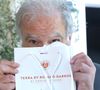 Sa marque, baptisée "Terra by Roland-Garros", propose des colliers d'exception fabriqués à partir de la véritable terre battue du célèbre tournoi de tennis.

Exclusif - Raphaël Mezrahi lors de la présentation du Collier " Terra by Roland Garros " créé par Anne Le Nen, Présidente de Ground Legend, au restaurant Laurent à Paris, France le 22 Mai 2026.

© Bertrand Rindoff/Bestimage