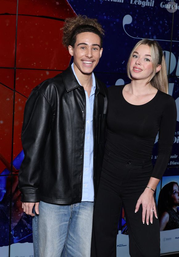 Masseo et Emma (Star Academy 2024) à la première du film "Joli Joli" au cinéma UGC Ciné Cité Les Halles à Paris, le 3 décembre 2024.
© Denis Guignebourg/Bestimage