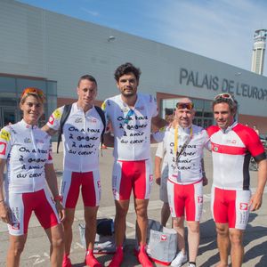 Pour Frédérick Bousquet, les vacances idéales ne se résument pas à une destination. 

Exclusif - Nathalie Simon, Frédérick Bousquet, Florent Manaudou, Benoît Zwierzchiewski , Tanguy de Lamotte - Préparatifs avant départ dans le cadre de l'étape du coeur 2017 au profit de l'association "Mécénat Chirurgie Cardiaque" au stade Orange Vélodrome à Marseille, le 22 juillet 2017. © CVS/Bestimage