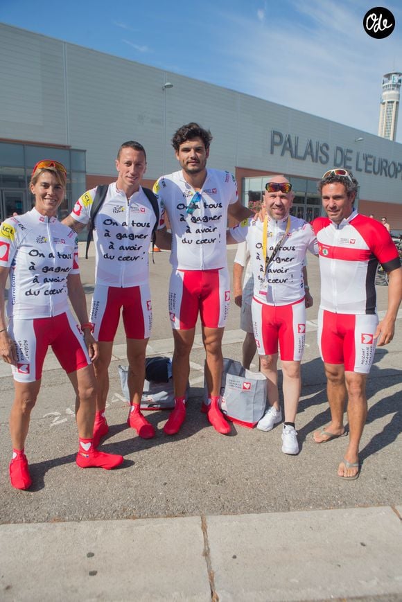 Pour Frédérick Bousquet, les vacances idéales ne se résument pas à une destination. 

Exclusif - Nathalie Simon, Frédérick Bousquet, Florent Manaudou, Benoît Zwierzchiewski , Tanguy de Lamotte - Préparatifs avant départ dans le cadre de l'étape du coeur 2017 au profit de l'association "Mécénat Chirurgie Cardiaque" au stade Orange Vélodrome à Marseille, le 22 juillet 2017. © CVS/Bestimage