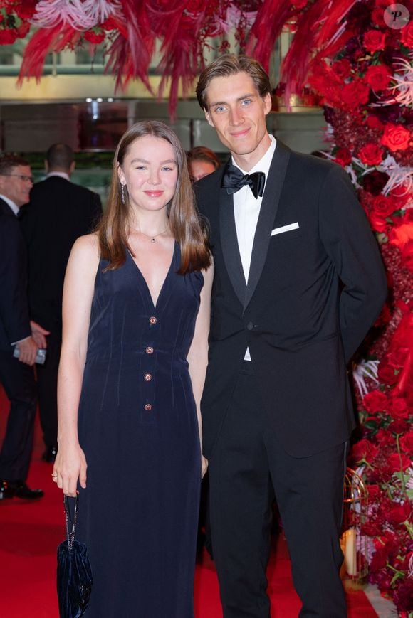 Si Ben Sylvester Strautmann semble avoir réussi à franchir la ligne d’arrivée avec brio, il sait aussi maintenir le cap de celui de l’amour qu’il partage avec Alexandra de Hanovre depuis près de dix ans maintenant.

La princesse Alexandra de Hanovre et son compagnon Ben Sylvester Strautmann lors de la soirée de gala du Grand Prix de Formule 1 de Monaco à la salle des étoiles au Monte-Carlo Sporting à Monaco le 25 mai 2025.

© Olivier Huitel / Crystal / Bestimage