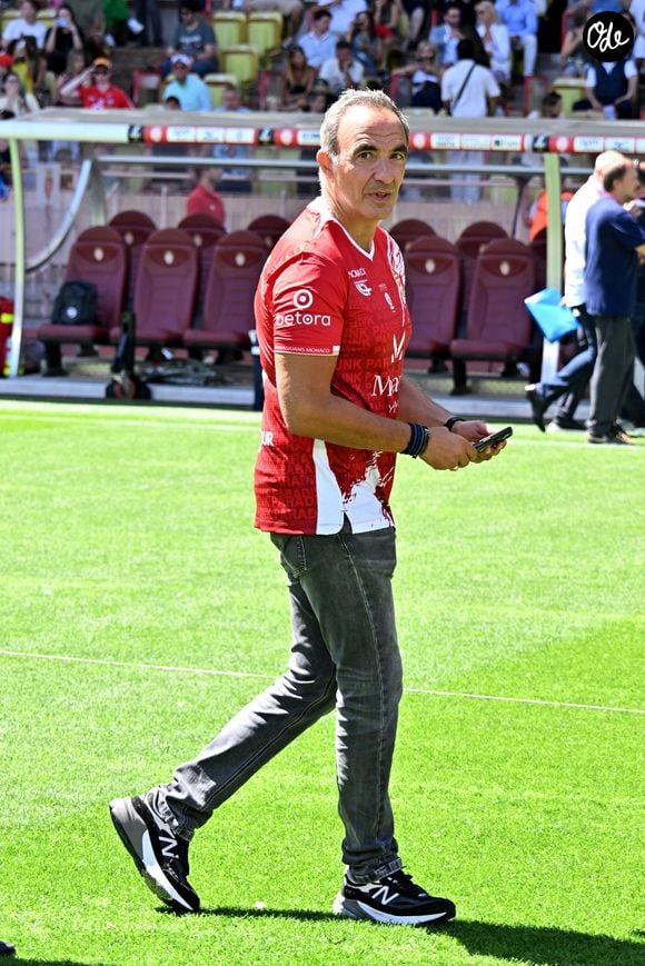 Nikos Aliagas lors du match de football caritatif au stade Louis II de Monaco opposant les Barbagiuans aux pilotes de l'équipe Nazionale Piloti dans le cadre de la "Racing Stars Football Cup" le 3 juin 2026.
© Bruno Bebert / Bestimage