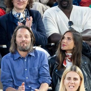 Joyce Jonathan et son compagnon Martial Paoli dans les tribunes (night session) lors des Internationaux de France de Tennis de Roland Garros 2025, le 3 juin 2025 à Paris. © Dominique Jacovides / Bestimage