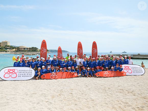 La princesse Charlène de Monaco et Pierre Frolla lors de la journée "Water Safety Day, pour la prévention de la noyade" sur la plage du Larvotto de Monaco, le 17 juin 2025. Cet événement est organisé par sa Fondation, le Centre de Sauvetage Aquatique de Monaco (CSAM) en partenariat avec la Croix-Rouge monégasque. © Claudia Albuquerque/Bestimage