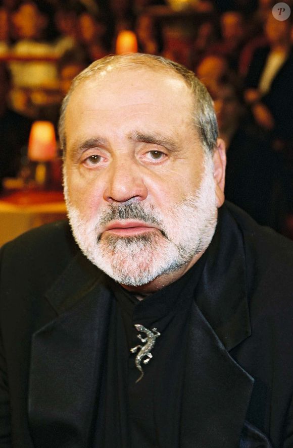 Au-delà de ses multiples succès professionnels, l'ancienne acolyte de Fabrice avait partagé la vie du célèbre réalisateur Jean Yanne, avec qui elle a eu un fils prénommé Thomas.

Jean Yanne - Enregistrement de l'émission "le plus grand cabaret du monde"
Bestimage