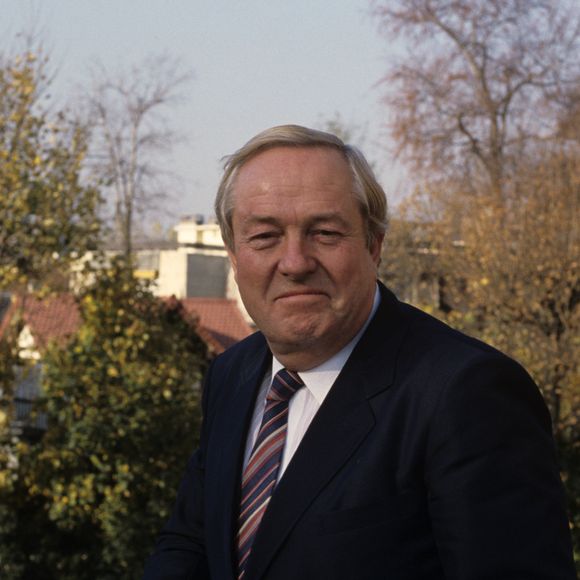 Archives - No Web - Rendez-vous avec Jean-Marie Le Pen à son domicile, dans le parc de Montretout à Saint-Cloud. Le 14 novembre 1983
© Alain Canu via Bestimage