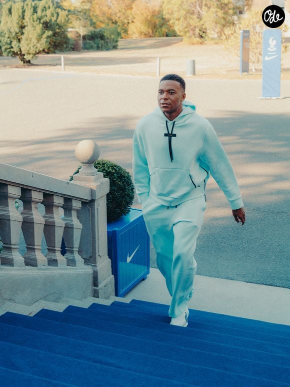 Kylian Mbappé - Les joueurs de l'équipe de France de football arrivent au centre d'entraînement de la Fédération française de football (FFF) à Clairefontaine-en-Yvelines, France, le 21 septembre 2026, pour une séance d'entraînement à quatre jours du match de Ligue des Nations de l'UEFA opposant la France à la Turquie. © FFF via Bestimage