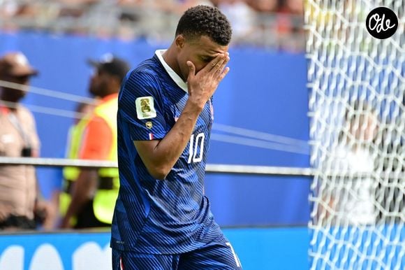 Éliminés par l'Espagne en demi-finale puis battus par l'Angleterre, les Bleus concèdent une amère désillusion.

Kylian Mbappé durant le match France-Angleterre de la Coupe du monde 2026, le 18 juillet 2026. 

© SPP/ Psnewz / Bestimage