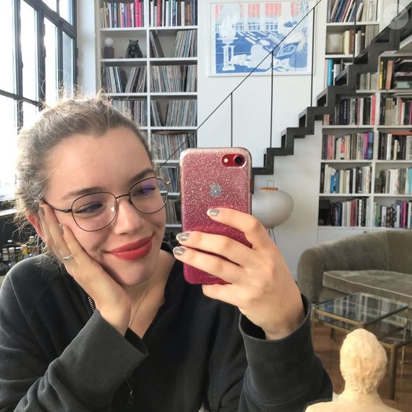 "Ça a été un choc pour Angelica, pour ses frères et soeurs, pour leur maman Dyane et pour moi. Le plus déchirant est de sentir son absence dans le regard de ses enfants", avait-elle confié dans une interview accordée à Gala.

Angelica, fille de Philippe Zdar et Aure Atika sur Instagram.