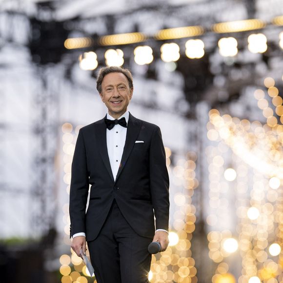 Exclusif - Stéphane Bern - 13ème édition du Concert de Paris aux pieds de la Tour Eiffel à l’occasion de la fête nationale du 14 juillet proposé par Radio France, France Télévisions, la Ville de Paris, et Électron Libre Productions.

© Perusseau / Clovis / Bestimage