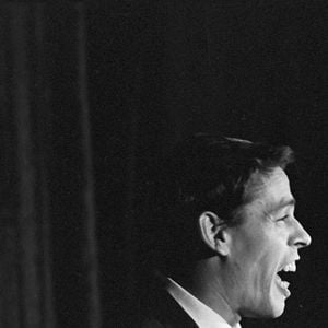 Jacques Brel sur le plateau d'une émission. Le 2 février 1964
© Michel Ristroph via Bestimage