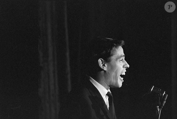 Jacques Brel sur le plateau d'une émission. Le 2 février 1964
© Michel Ristroph via Bestimage