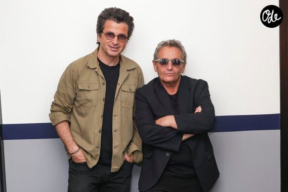 Exclusif - David et Jonathan, en backstage de l’enregistrement de l’emission "On Connait La Chanson Années 80", présentée par L.Boccolini et diffusée le 22 septembre 2026 sur W9, à Paris, France, le 9 avril 2026. © Jack Tribeca/Bestimage