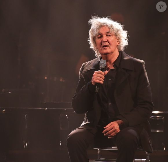 Elle a aussi expliqué avoir peu connu son grand-père.

Jacques Higelin en concert au theatre Sebastopol a Lille le 13 juin 2013.
Bestimage