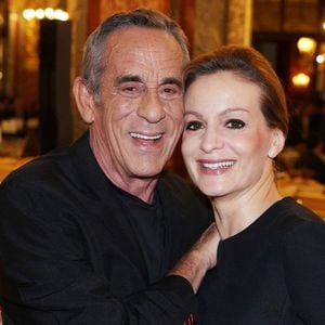 Exclusivité - Thierry Ardisson et son épouse Audrey Crespo-Mara célèbrent son 74e anniversaire lors du « Grand Prix des Agences de l’année - Dîner des Rois Mages » qui s’est tenu à l’hôtel InterContinental Opéra le 6 janvier 2023 à Paris, en France. Photo de Jérôme Dominé/ABACAPRESS.COM