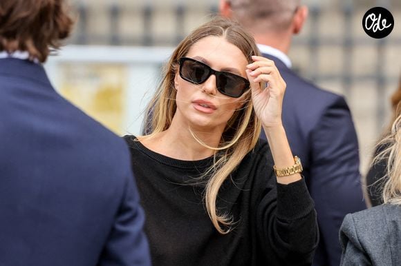 Sa fille Héloïse Agostinelli a partagé un message poignant sur ses réseaux sociaux juste avant la cérémonie.

Héloïse Agostinelli, la fille de la défunte - Arrivées aux obsèques de Mathilde Favier en l'église Saint-Sulpice à Paris, le 31 aout 2026. 

© Dominique Jacovides-Cyril Moreau/Bestimage