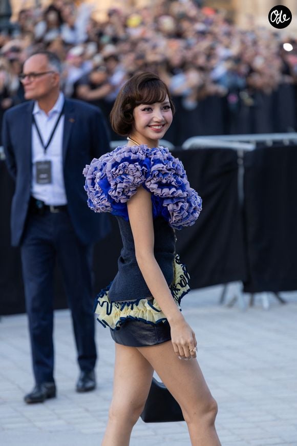 Dans la même lignée que le mouvement "clean girls", cette manucure épurée promet de redevenir la grande tendance de la saison.

Lisa au défilé Louis Vuitton "Collection Femme Prêt-à-Porter Printemps/Eté 2026" lors de la Fashion Week de Paris, le 6 octobre 2026.

 © Florian Lavielle / Bestimage