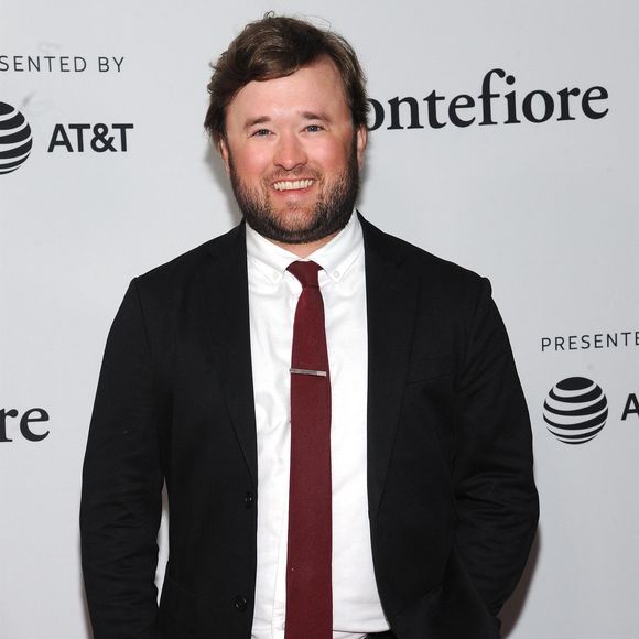 Mais voilà que 26 ans plus tard, le comédien a bien changé et se retrouve en mauvaise passe. 

Haley Joel Osment - Première de la série"The Boys" lors du Tribeca Film Festival à New York, le 29 avril 2019.
©Backgrid USA / Bestimage